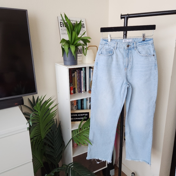 Zara Frayed Hem Straight Leg Jeans - Picture 1 of 5
